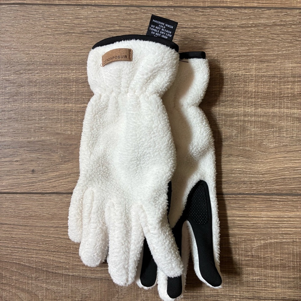 ZeroXposur Fleece Gloves in White and Black,s/m